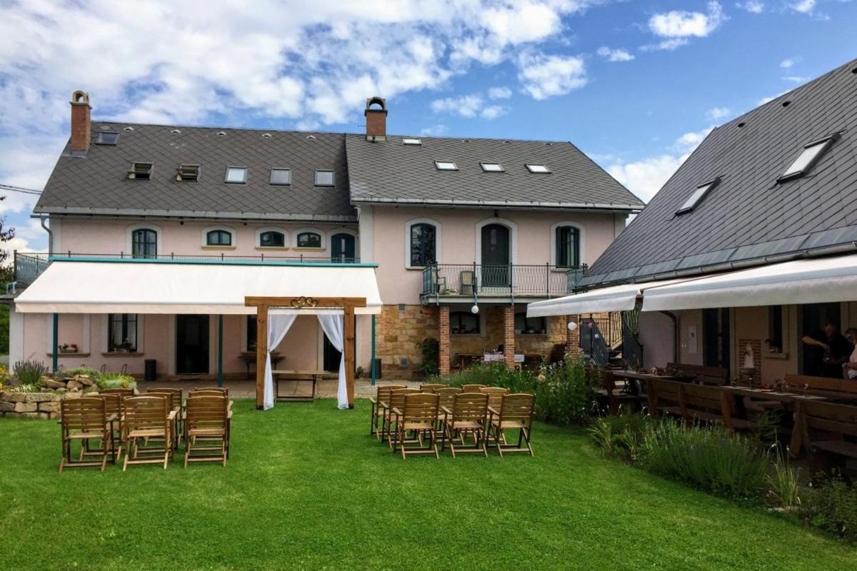 Na Kopecku Ad 1795 - Penzion S Restauraci A Wellness V Podkrkonosi Dvur Kralove nad Labem Exterior photo